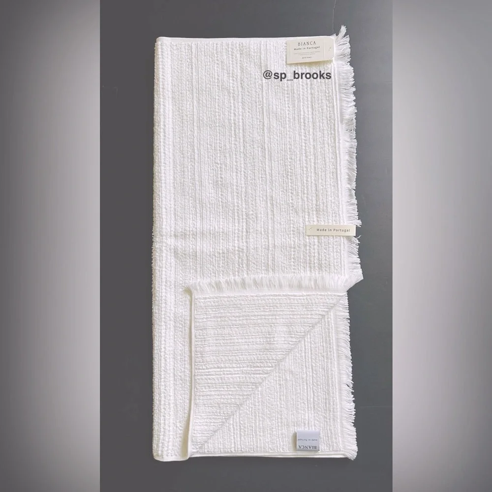 🎁1PC BIANCA Bath Towel - White Boucle Textured Pattern - 100% Cotton